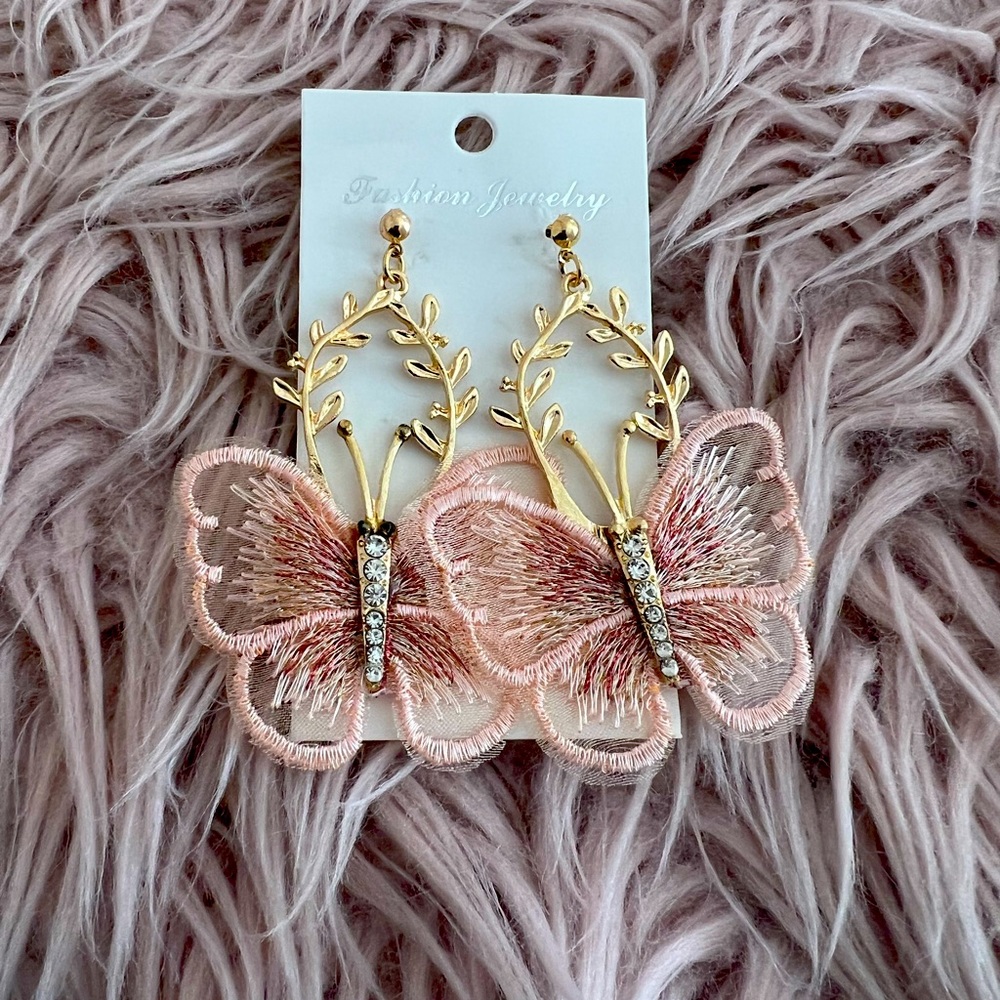 Make a statement with these butterfly earrings!
